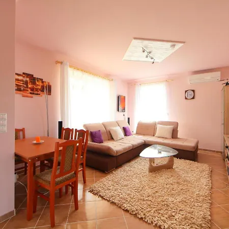 Сasa de vacaciones Paola By Interhome *